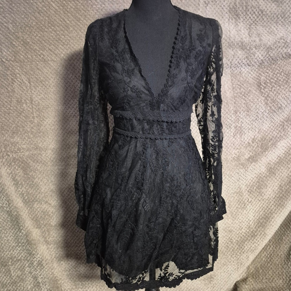 Forever 21 Womens Black Floral Lace V-Neck Long Sleeve Mini Dress Small